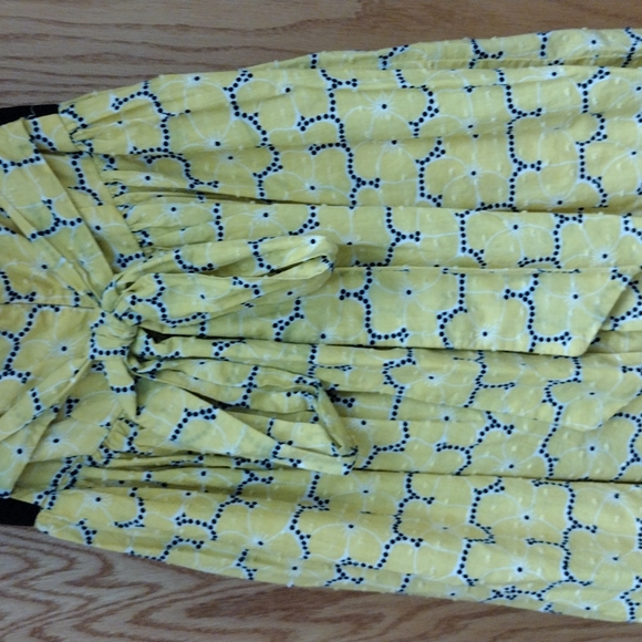 Beautiful Teen/Ladies Yellow/ Black Flower Sundress sz 5 / 6 By Xoxo - Picture 8 of 11